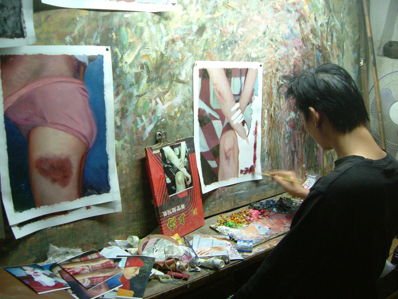 Ondrej Brody & Kristofer Paetau: Chinese assistant at work on the Painting China Now series